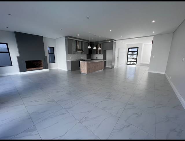 3 BEDROOM HOUSE FOR SALE IN SANDOWN